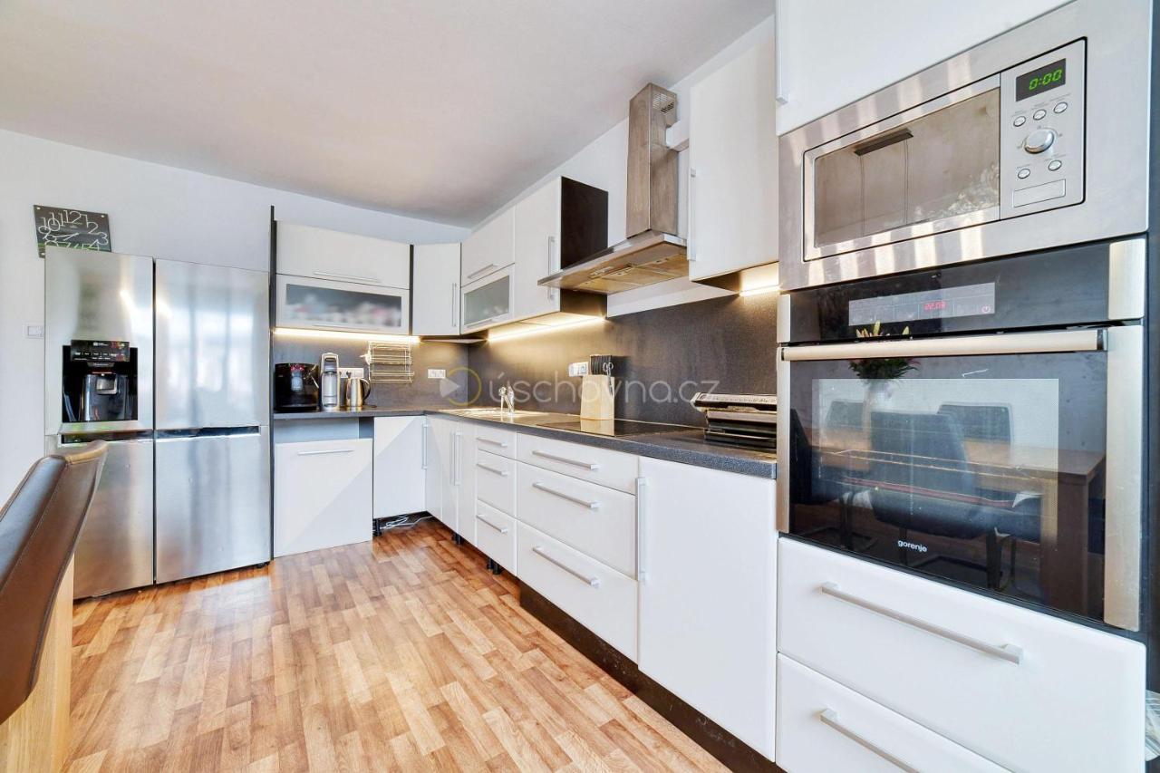 Wellness House Ladova Street Villa มาเรียอานซเกลาซนี ภายนอก รูปภาพ